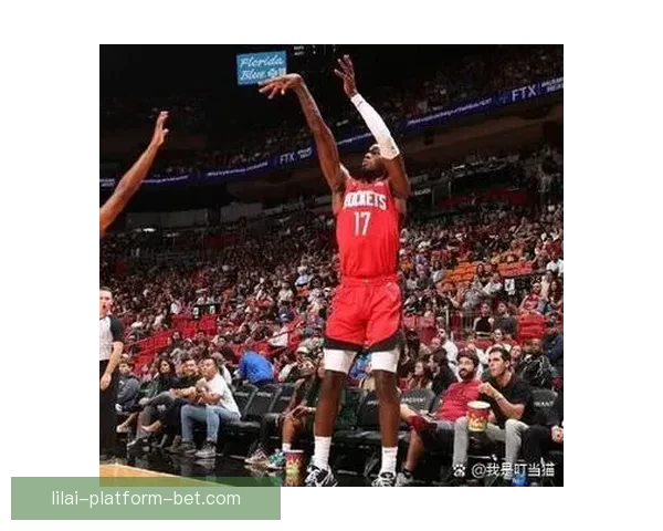 伊森首发回归贡献17分8助攻 队友支持成困境中最大依靠